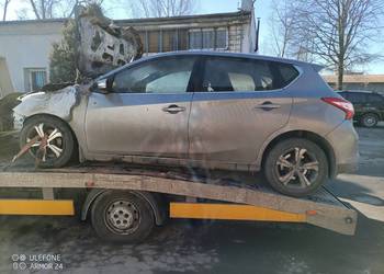 Nissan pulsar w całości
