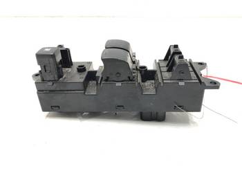 PRZEŁĄCZNIK SZYB MITSUBISHI MIRAGE / SPACE STAR 8608A241 Hatchback