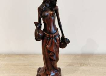 Duża figura, rzeźba kobieta "wodzianka" 34 cm