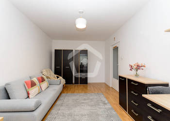 Mieszkanie 2 pokojowe z oddzielną kuchnią-1 piętro