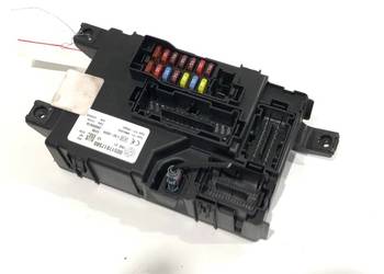 SKRZYNKA BEZPIECZNIKÓW FIAT GRANDE PUNTO 00517817580 Hatchback 1.4 77K