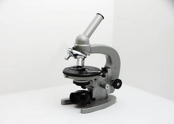 Mikroskop MBR‑1 ZSRR – kolekcjonerski, z walizką