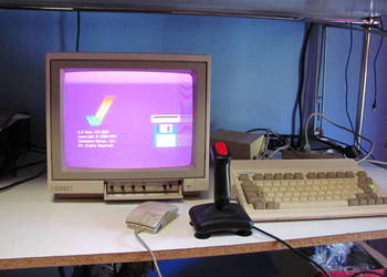 Komputer Amiga 600 z zasilaczem