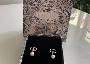 Piękne kolczyki Dior  z perełką