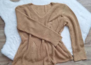 Piękny musztardowy ażurowy sweterek z dekoltem V 40 oversize