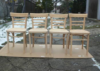 Stare krzesła gięte .