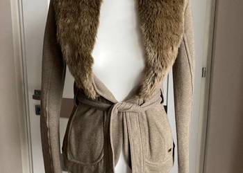 Nowy luksusowy brązowy żakiet bluza Armani Exchange futerko