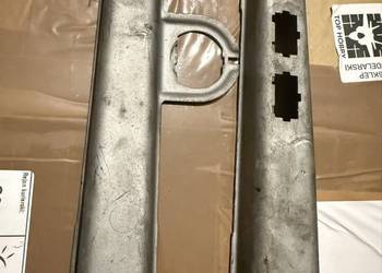 Mocowanie wtyku diagnostycznego i kostek złączek przewódów nadajników obrot