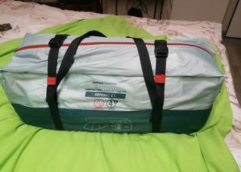 Namiot turystyczny firmy Quechua 4.1