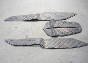 SUZUKI BURGMAN 400 2004 K4 250 gumy na nogi podłoga podest stopki podesty