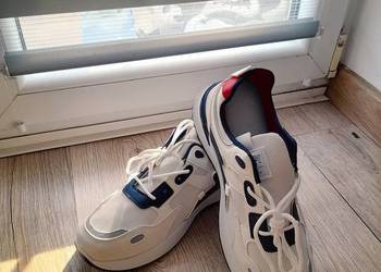 Męskie, niskie, sznurowane buty do biegania z miękką podeszwą, przeznaczone