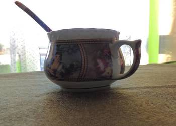 Stara porcelanowa filiżanka plus łyżeczka
