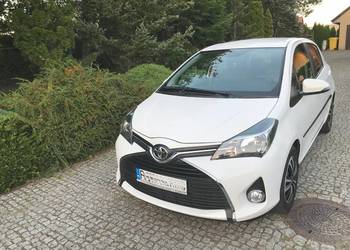 Toyota YARIS SPRINT+ 99KM poj. 1329 kamera cofania klima AUTO jak NOWE