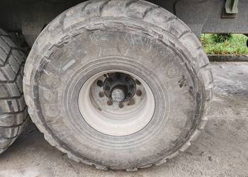 Czensci/ pozostalosci po przyczepach rolniczych