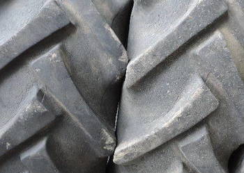 Opony 14.9/26 Continental