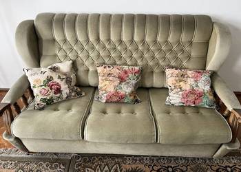 Komplet wypoczynkowy w kolorze oliwkowym