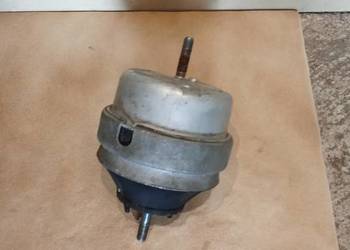 VW Passat B5 fl TDI/ poduszka silnika / 8D0 - 199 - 379AE / 8D0-199-382AE