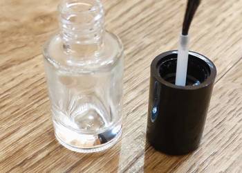 Butelka szklana z pędzelkiem lakierówka 5ml, lakiery, próbki