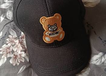 Czapka z daszkiem Moschino, czarna regulacja z klamerką UNI promocja