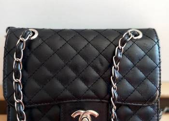 Mała torebka pikowana Chanel