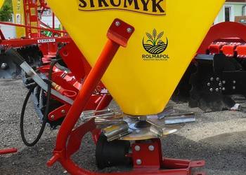 Rozsiewacze do nawozów marki STRUMYK 200-500 l