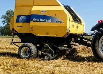 Prasa New Holland BR7070
