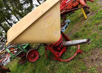 Rozsiewacz nawozów 300/400L