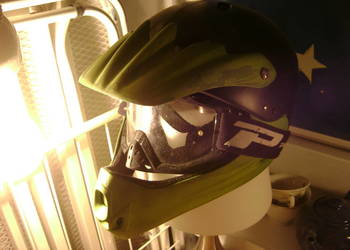 Starocie z PRL - Rower / Motocykl = Kask męski używany na małą głowę TANIO