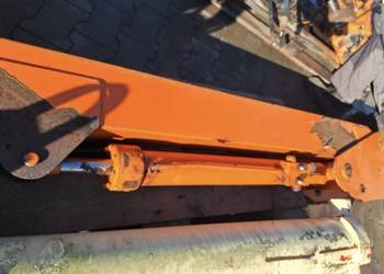 Ramię podnośnika przegubowego JLG 600 AJ z siłownikiem