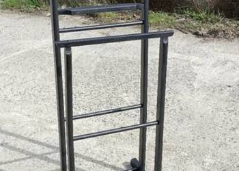 Haku wieszak na ubrania garnitur marynarkę spodnie czarny