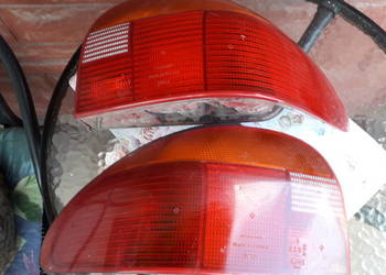 Komplet tylnych lamp FORD MONDEO MK1 Hatchback