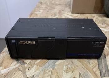Zmieniarka CD Alpine na 6 sztuk. Stan doskonały.
