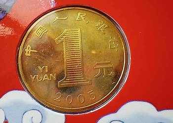 Stare monety 1 yuan 2005 Chiny Rok Koguta stan menniczy