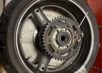 Suzuki GSX-R 750 tylne koło opona felga ośka C394