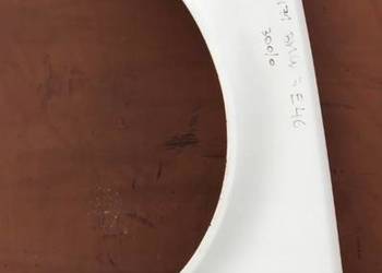 BŁOTNIK PRZÓD BMW 3 E46 LEWY kod lakieru nie znany Czarna opona części