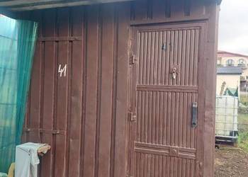 Kontener blaszany 4,5 m × 2,5  m