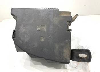 SKRZYNKA BEZPIECZNIKÓW FORD FIESTA MK7 Hatchback 1.4 70KM MODUŁ