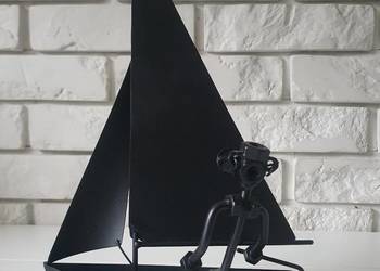Żarówka łódź rzeźba  metaloplastyka ludzik spawany