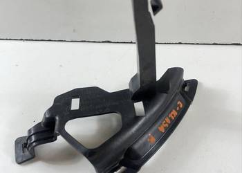 MERCEDES BENZ C-KLASA W206 UCHWYT MOCOWANIE GRILLA PRAWY A2068886000