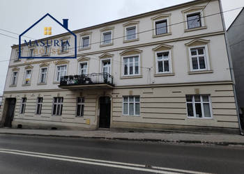 Duże mieszkanie w kamienicy do wykończenia.
