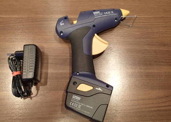 Akumulatorowy pistolet do kleju Rapid BGX300 na sztyfty Ø 12