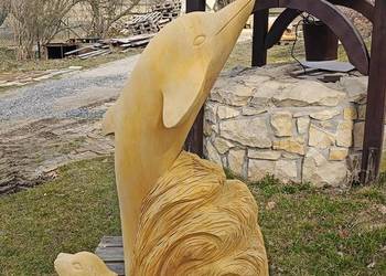 Delfin ręcznie wykonany z piaskowca naturalnego