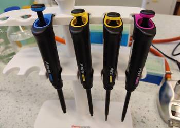 Zestaw pipet, pipety automatyczne