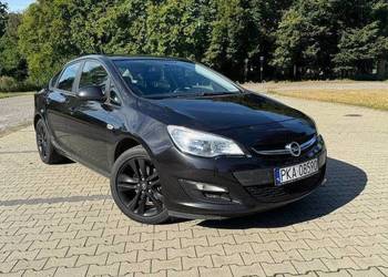 Opel Astra Opel Astra J Sedan 1.7 CDTI 110 KM Manual