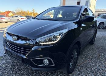 Hyundai ix35 / ładny bez rdzy / Niemcy / benzyna / hak / bogata opcja /