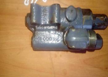 Zawór sterujący pompy New Holland 8670,8770,8970 Ford