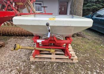 Rozsiewacz nawozu Rauch ZS800N 800L Rozsiewacz nawozu Rauch ZS800N 800L