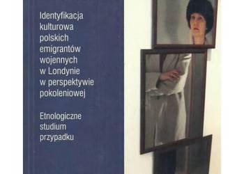 Ojczyzna przesiedlona. Identyfikacja kulturowa polskich emi