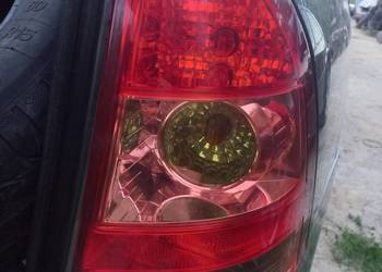 Toyota corolla d4d werso Lampy tylne drzwi deska kierownica fotele boczki