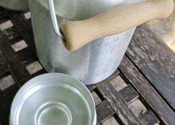 Oryginał.Jak nowa,aluminiowa kanka z pokrywką z PRL-u